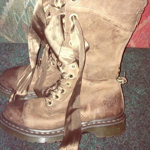 Dr. Marten “1914 TRIUMPH” Lace Up Combat Boots!